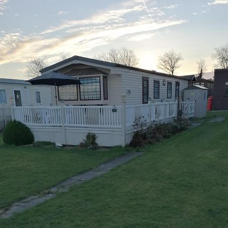 Cornwall Cornwall-Chapmanswell Caravan Holiday Park A30 B&B Bed And Breakfast #41 론서스턴 외부 사진