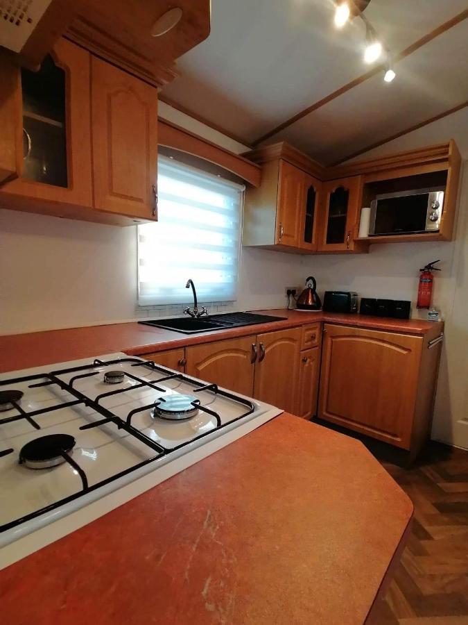 Cornwall Cornwall-Chapmanswell Caravan Holiday Park A30 B&B Bed And Breakfast #41 론서스턴 외부 사진